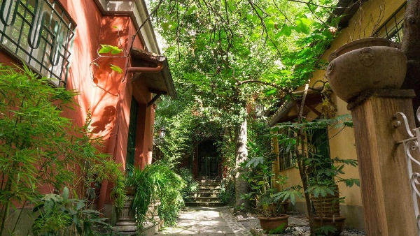 Margutta's Garden image 1